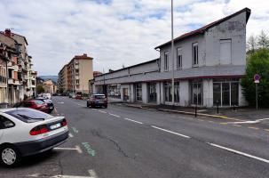 Le boulevard de la République au Puy-en-Velay.