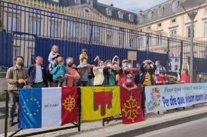 Les défenseurs de l'Occitan auvergnat mobilisés ce samedi au Puy.