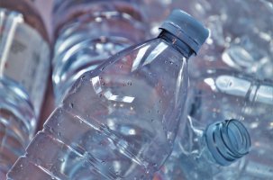 Le plastique, un poison pour la nature, l'Homme et les générations à venir. 