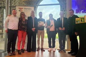 Charley Chancelier entouré des membres de la CAPEB et des élus locaux