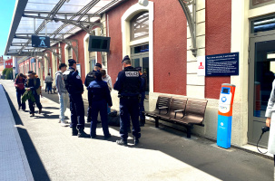 Contrôle d'identité sur le quai de gare