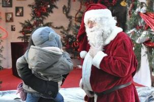 Le vrai Père Noël devrait aussi passer par le Puy pour donner des sourires et des rêves. 