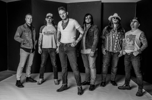 Des bandits musicaux, comme The Vandoliers, viendront imposer leur rythme outre atlantique