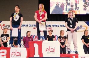 Laurie Julien sur la troisième marche du podium.