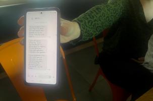 Le dernier sms lui indiquant une ponction totale de 6 100 euros sur ses comptes. 