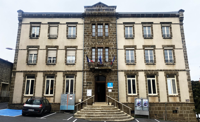 Loudes est le théâtre de maintes tensions au sein de son conseil municipal. 