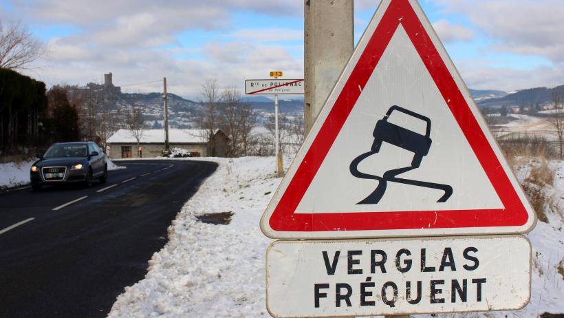 Attention à la neige et au verglas 