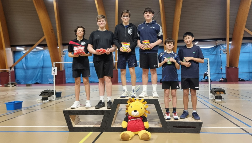 Podium en double intergenre cadet