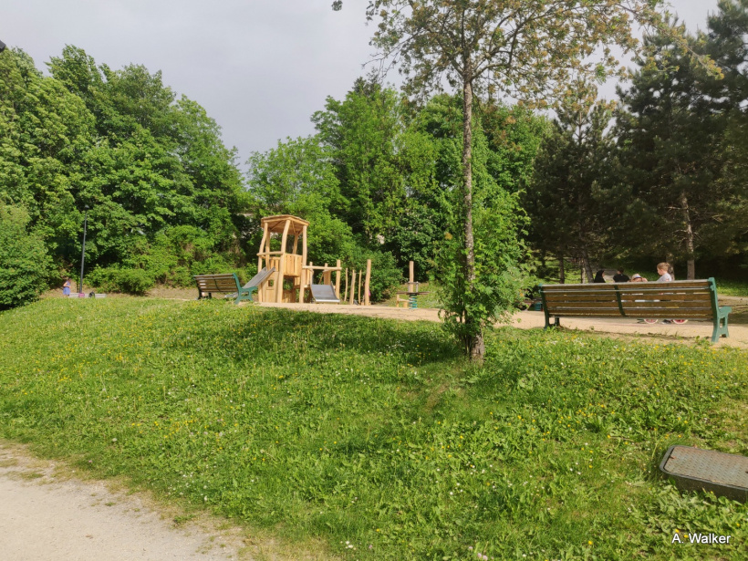 La nouvelle aire de jeux du Bois de Bonneterre à Guitard.