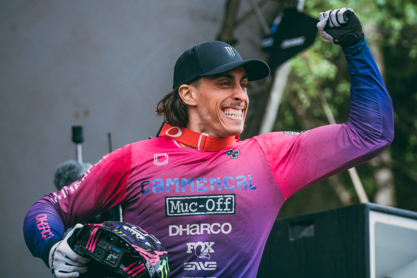 Amaury Pierron reste en pole position de la coupe du monde de VTT de descente.KenoDerleyn_CommencalMucOff