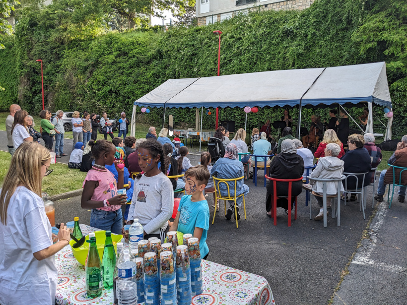 Enfants et adultes se sont retrouvés pour faire la fête