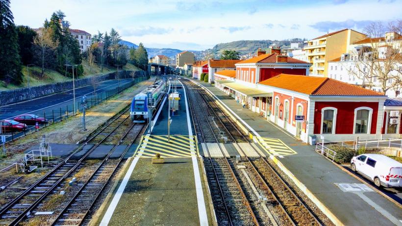 La SNCF et la Chambre régionale des comptes semblent pas avoir pris le même train.