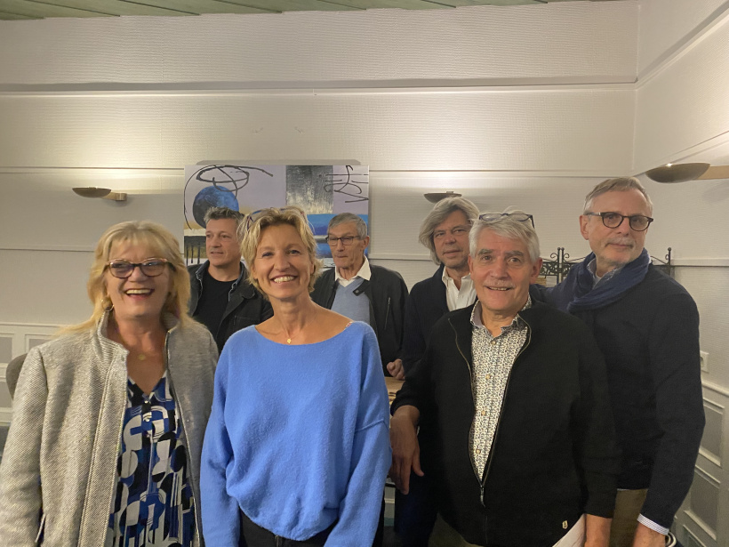 L'équipe du film et les élus locaux pour l'avant-première du film Louise Violet