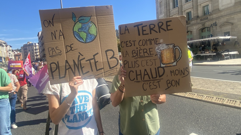 Les traditionnelles pancartes étaient de sortie