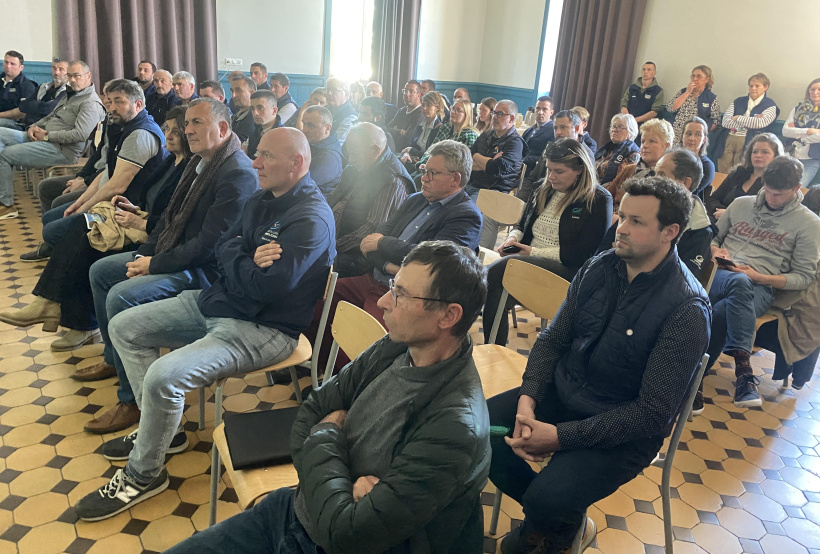 La salle de l'ISVT de Vals, comble pour la présentation du grand rendez-vous à venir.