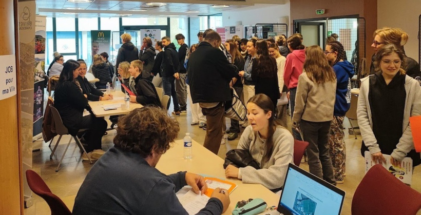 Le job dating a attiré des entreprises et des candidats