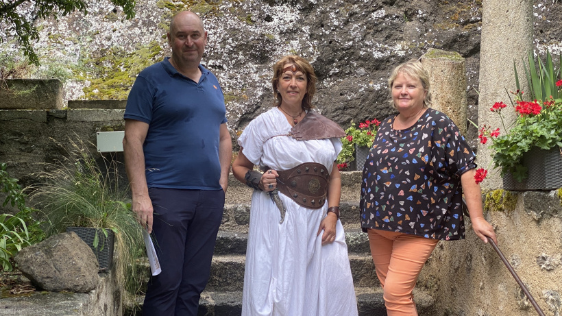 Sébastien Falcon (Cap Tourisme 43), Paule Revelard et Josiane Varenne (maire d'Aiguilhe)