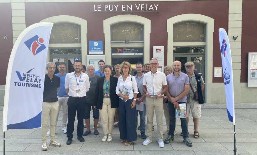 L'opération a été présentée sur le parvis de la gare du Puy